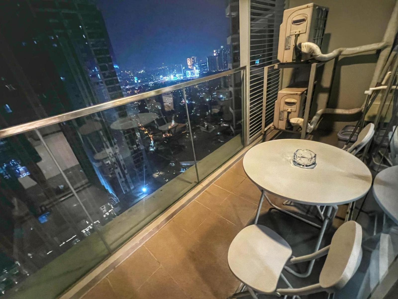Eg Private House -Bgc Uptown Aparthotel Taguig Bagian luar foto