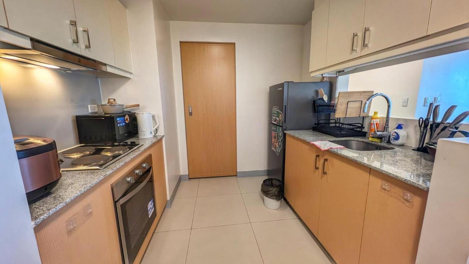Eg Private House -Bgc Uptown Aparthotel Taguig Bagian luar foto