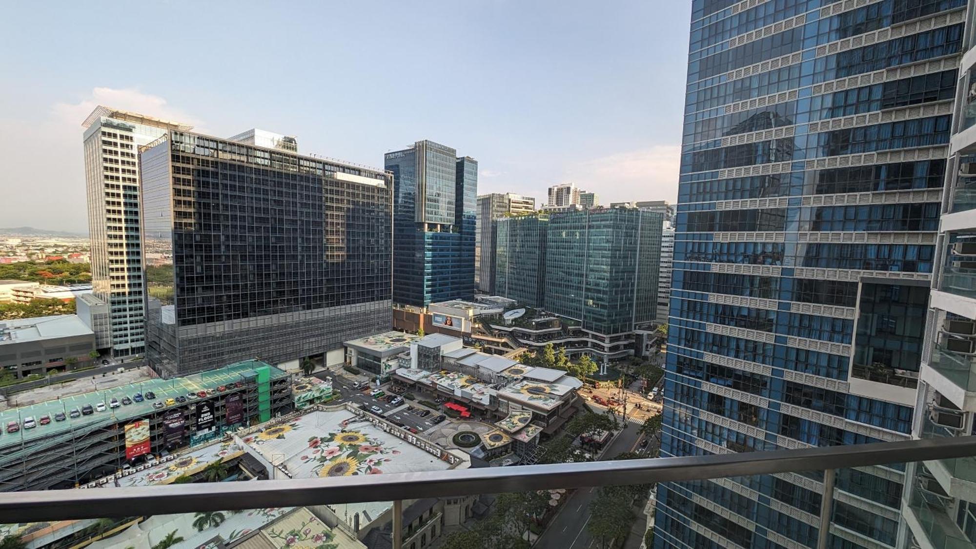 Eg Private House -Bgc Uptown Aparthotel Taguig Bagian luar foto