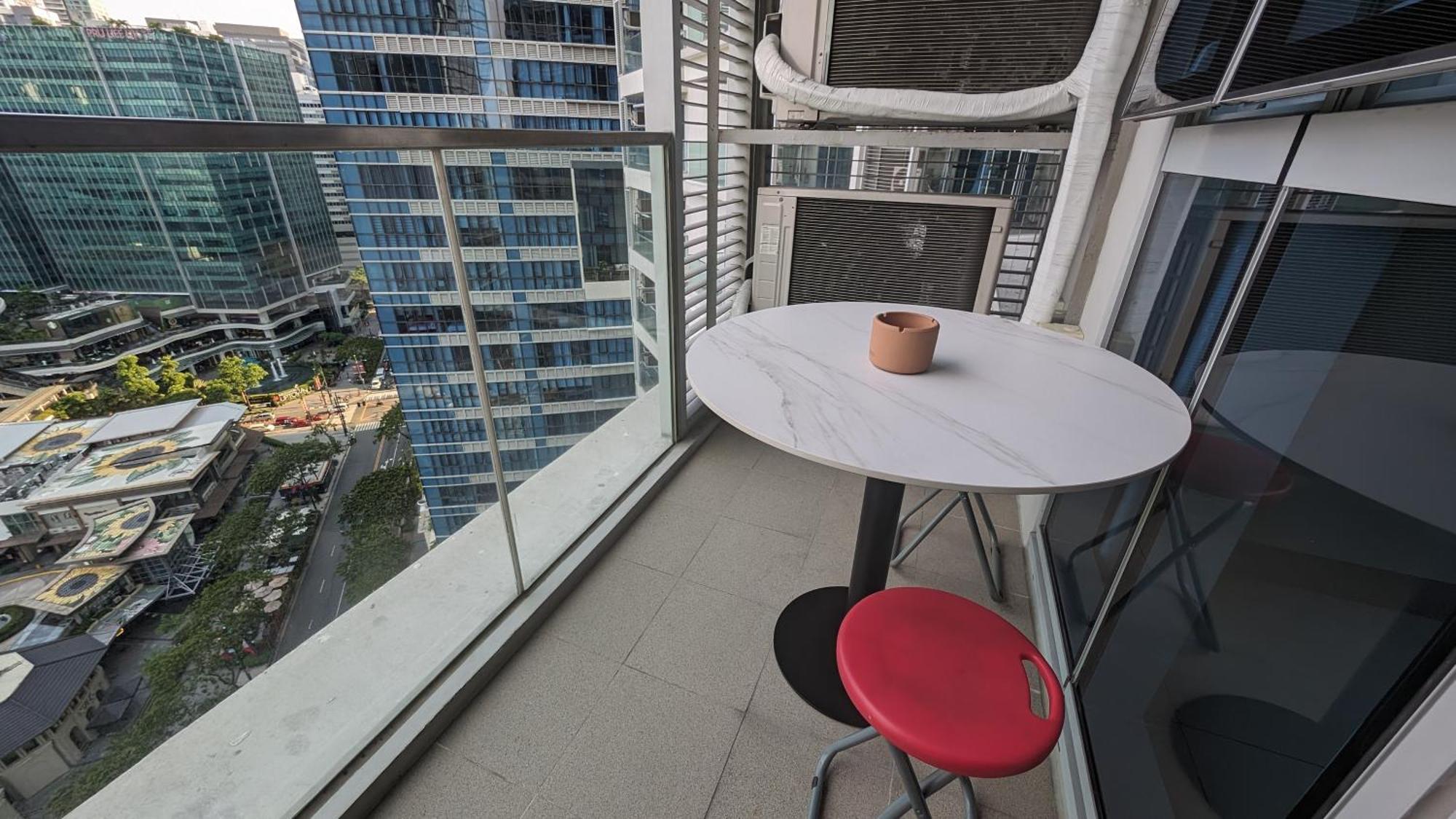 Eg Private House -Bgc Uptown Aparthotel Taguig Bagian luar foto